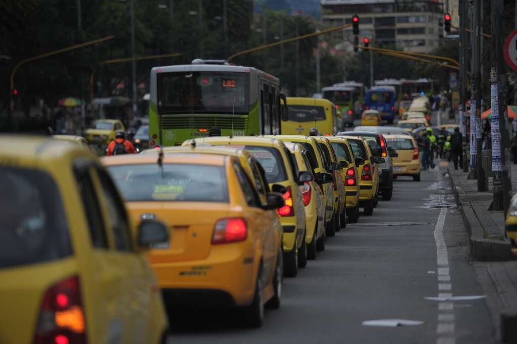 Protesta de taxistas por Inconformidad contra la ilegalidad y la piratería.