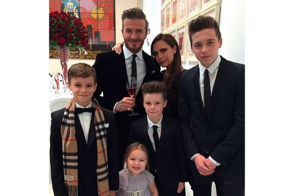 David y Victoria Beckham con sus hijos: Brooklyn, Romeo, Cruz y Harper. / Tomada de Instagram.com/victoriabeckham