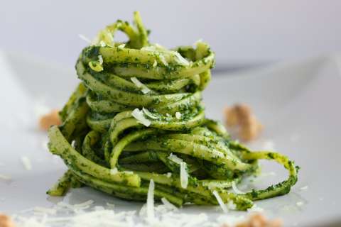 Sábado para preparar una exquisita pasta al pesto