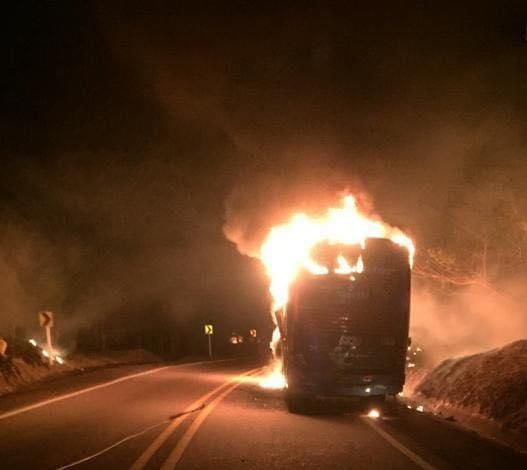 Al sur del Huila fue quemado un bus intermunicipal.