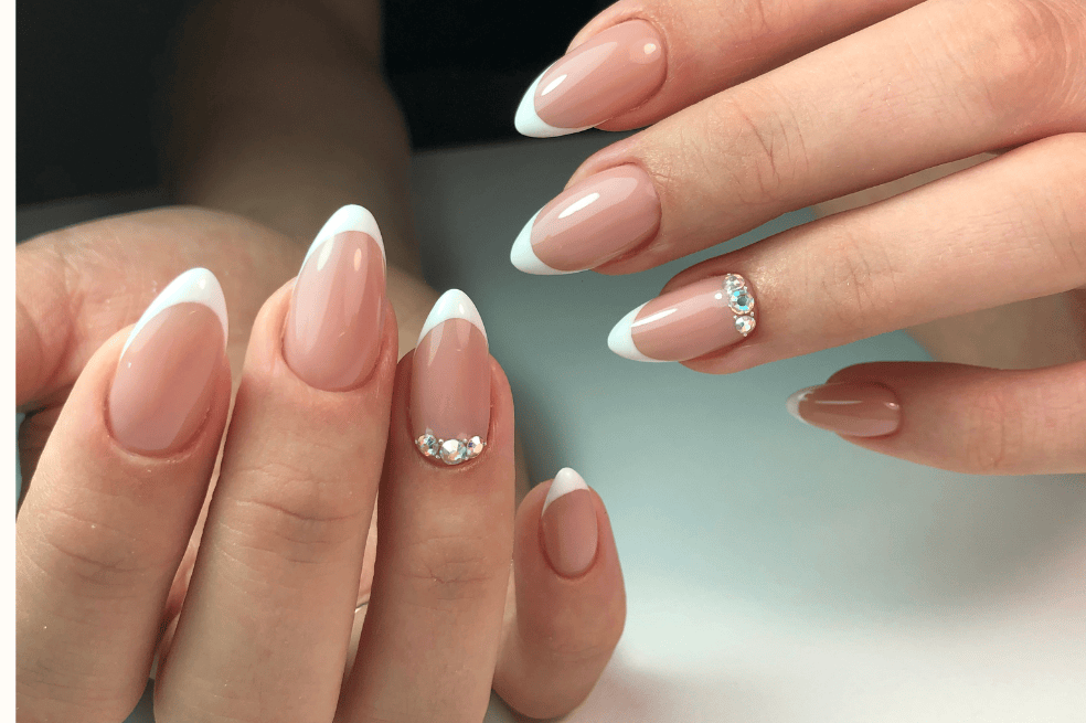 Si buscas inspiración de decoración para uñas almendradas, este es lugar perfecto, te traemos 3 ideas para tu próximo diseño de manicura.