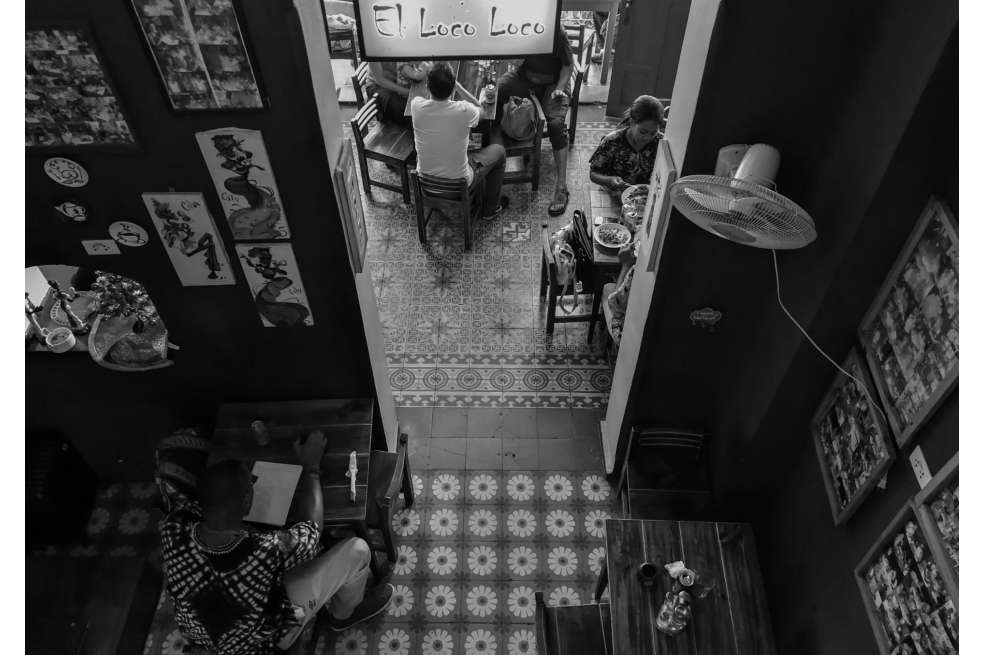 "Puertas y ventanas".