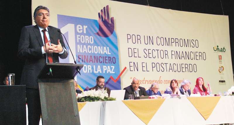 El ministro de Hacienda, Mauricio Cárdenas, durante su intervención en el Foro Financiero por la Paz.  / Ministerio de Hacienda 