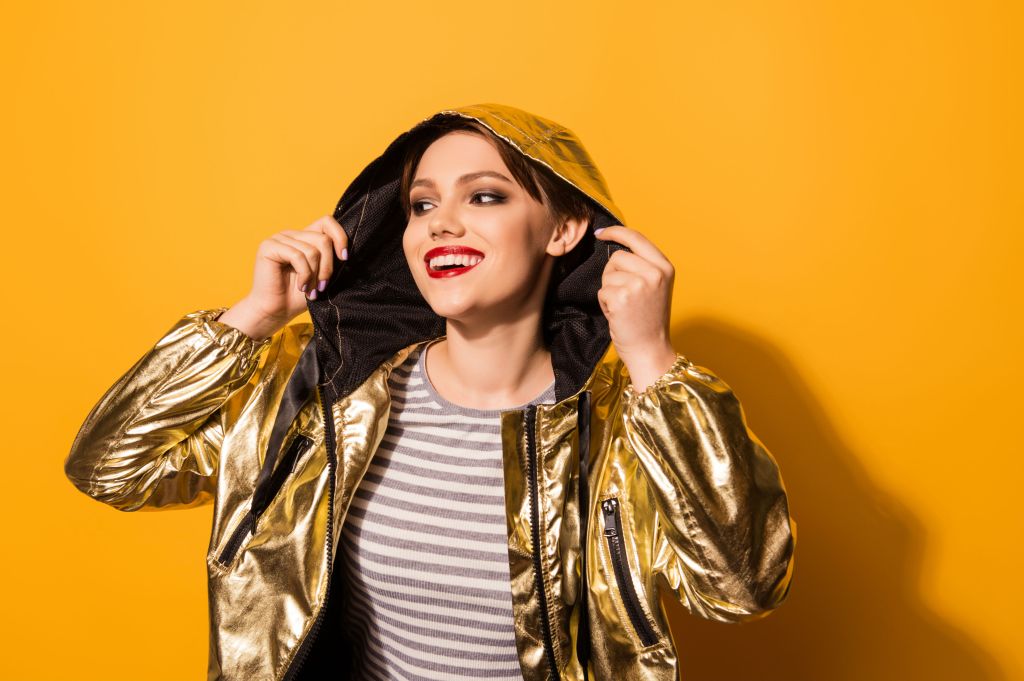 Look del día: Glamour metalizado, el rey del closet