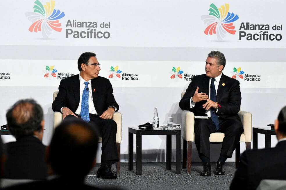 De izquierda a derecha: Martín Vizcarra, presidente de Perú e Iván Duque, presidente de Colombia. / Cortesía Presidencia.