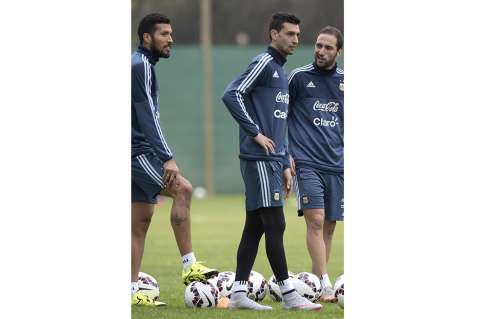 “Tenemos a los mejores delanteros de las ligas de Europa”: Pastore