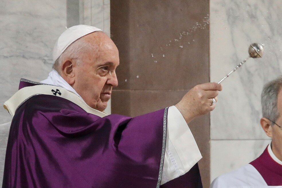 El papa Francisco tuvo que ausentarse de la misa de hoy debido a un leve resfriado. / EFE