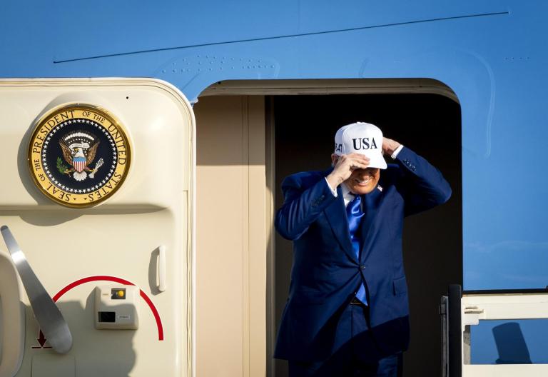 Trump insiste en que los sitios nucleares iraníes están “completamente destruidos”