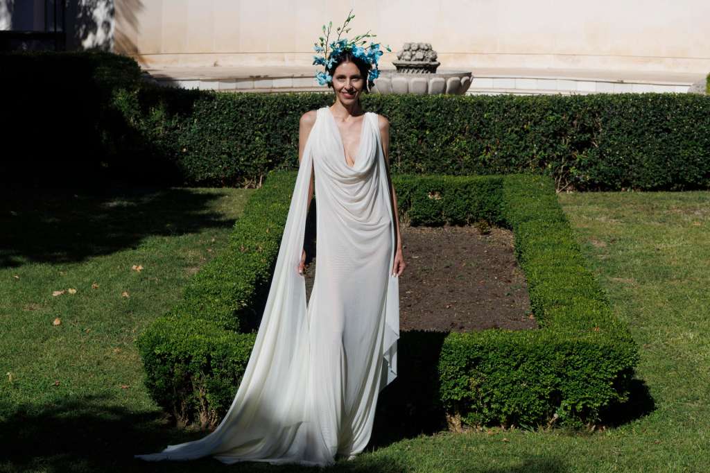 MADRID, 14/09/2025.- El desfile de la diseñadora María Lafuente abre la semana de la moda madrileña con un desfile donde presenta su nueva colección de novias, en el Palacete de Villa Rosa, este domingo 14 de Septiembre de 2025. EFE/Sergio Pérez