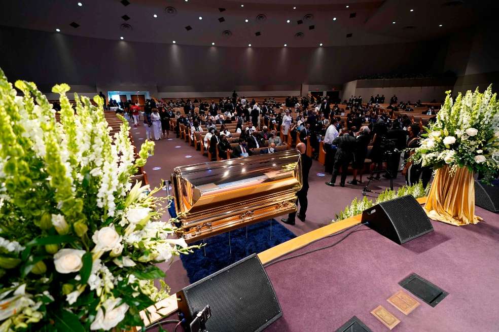 Cientos de personas se reunieron para despedir a George Floyd en Houston (Estados Unidos), ciudad donde creció.