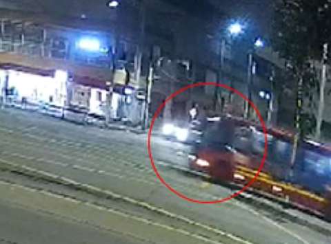 Así fue el momento exacto del choque entre Transmilenio y camioneta: revelan video