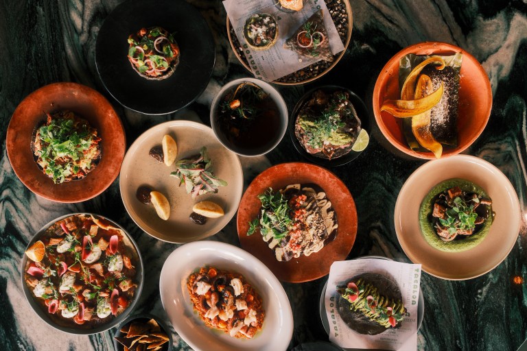 “Come lo que quieras, paga lo que puedas”: los restaurantes donde tú pones el precio