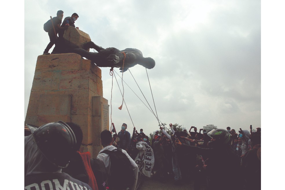 La destrucción de estatuas durante este paro nacional ha desatado diferentes polémicas sobre las nociones de memoria y patrimonio.
