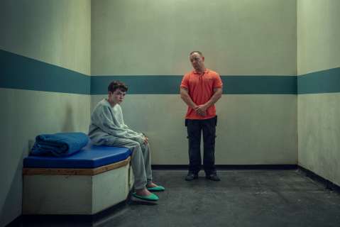 La serie ‘Adolescencia’ reaviva el debate sobre el acceso a internet de los menores