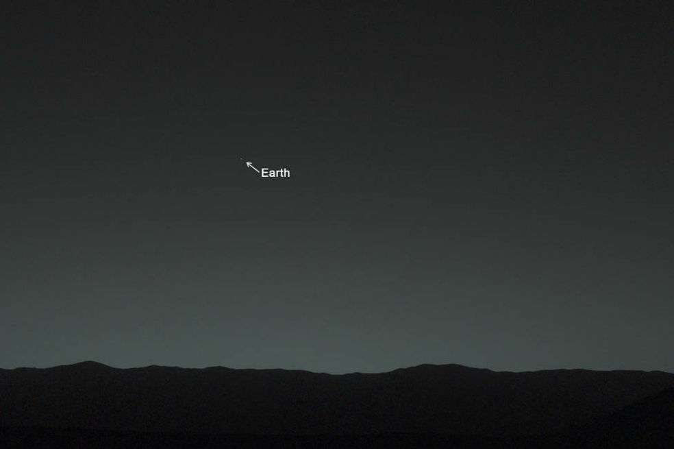 Esta brillante estrella de la noche vista desde Marte es la Tierra.