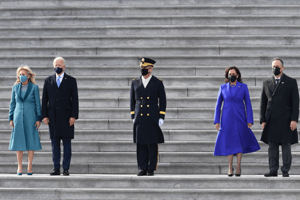 Jill Biden y Kamala Harris lucen atuendos que impactan