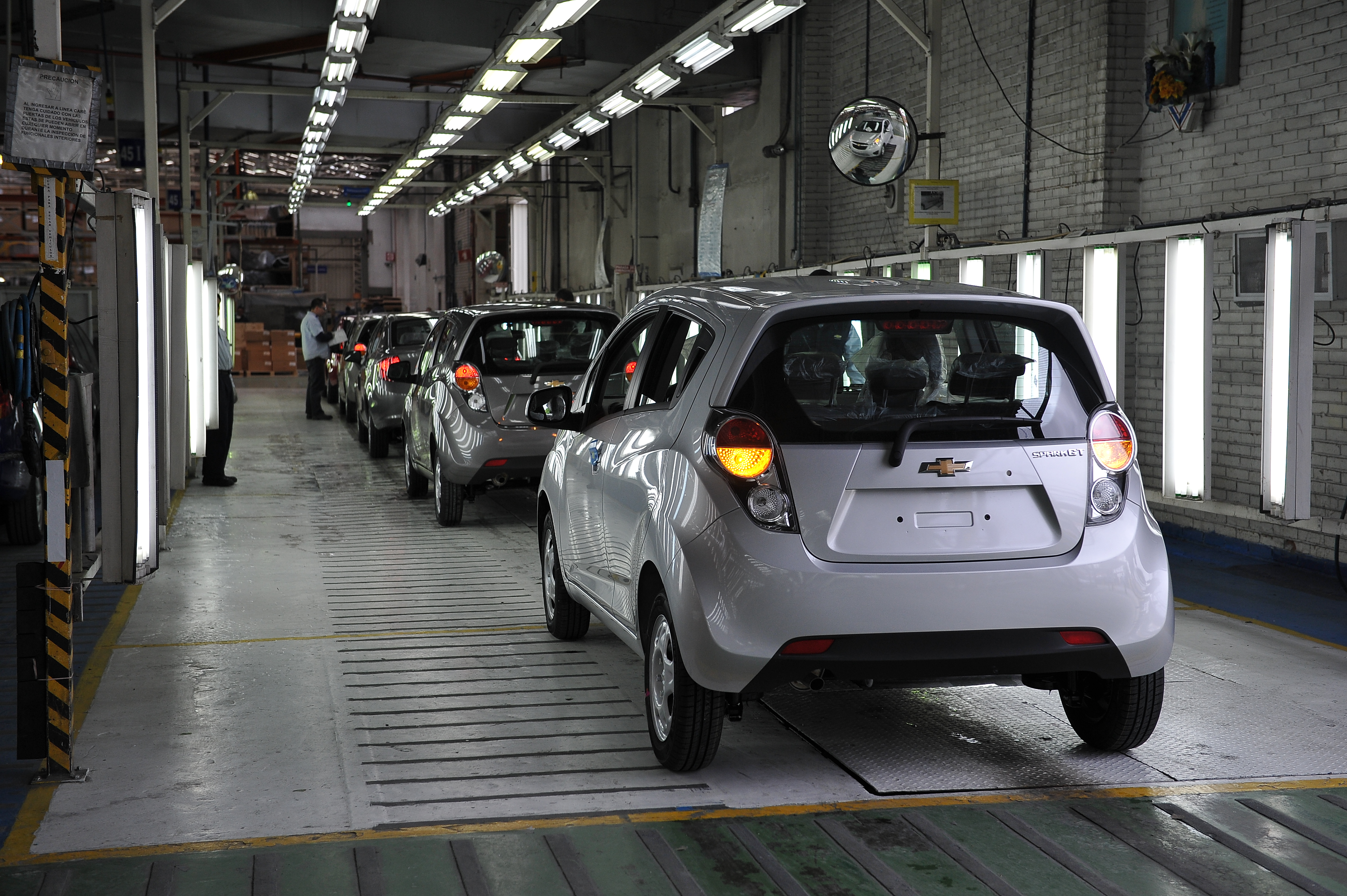 Aspectos generales de la planta de ensamblado y fabricación de general motors Colmotores, ubicada al sur de Bogotá.