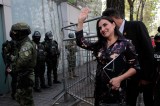 Vicepresidenta de Ecuador acusa a presidente Noboa de querer “desterrarla”