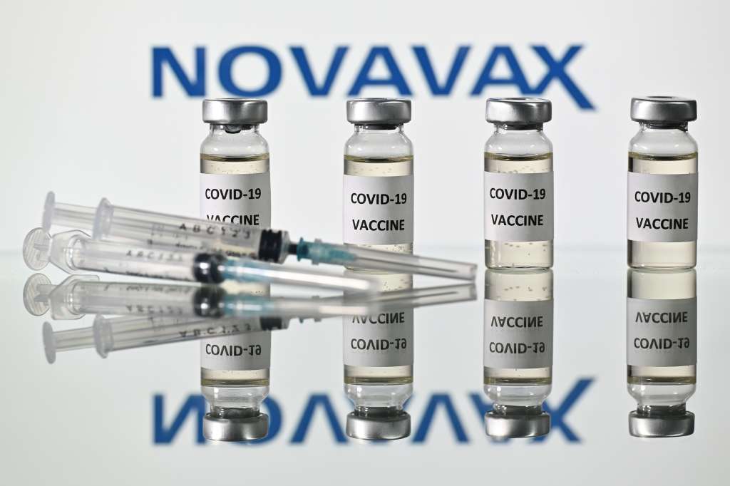 La eficacia contra la cepa original de coronavirus se situó en el 95,6%, mientras que en la británica alcanzó el 85,6%.