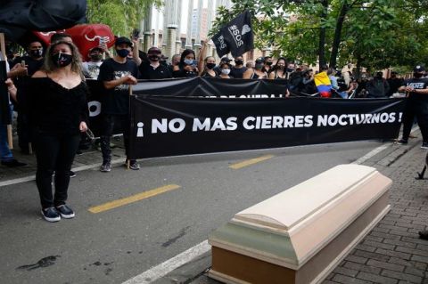 “No aceptamos un toque de queda más”: Comerciantes de Bogotá harán un plantón