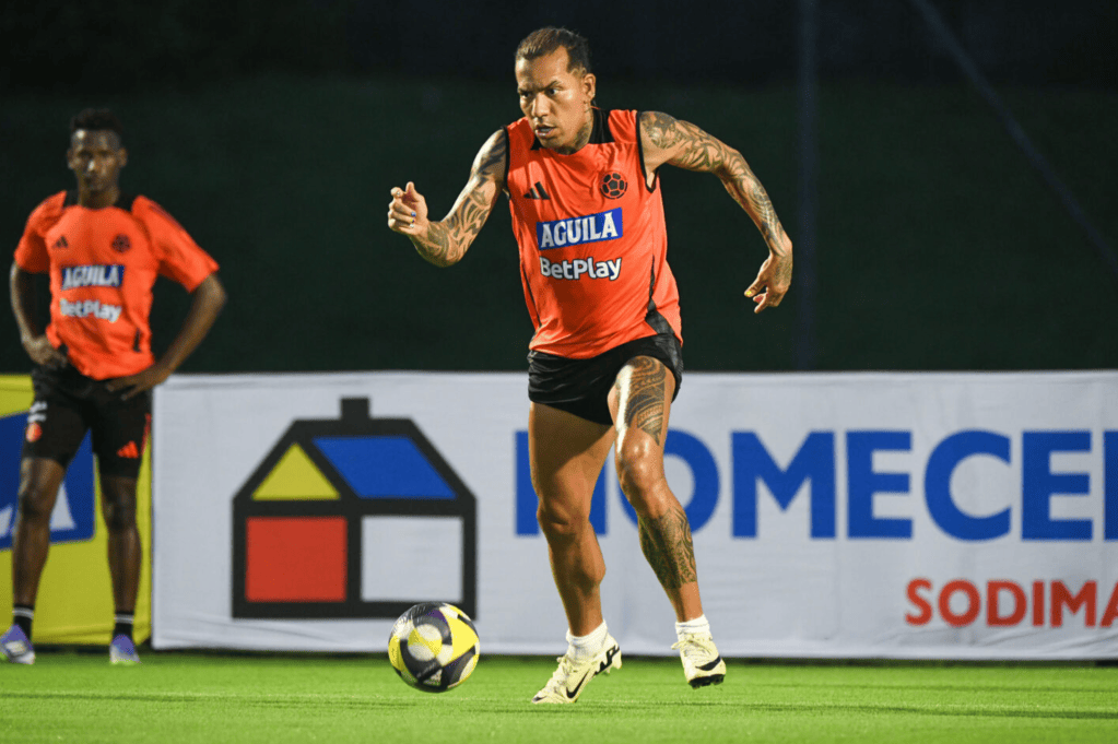 Dayro Moreno, en los entrenamientos de la selección.