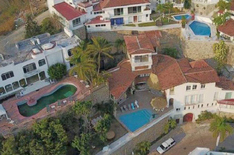 La propiedad del mítico artista mexicano cuenta con una gran vista al mar, amplios espacios en sus habitaciones y hasta con un cuarto secreto.