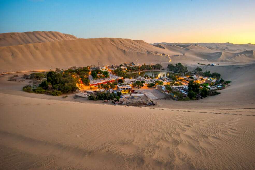 Huacachina, uno de los múltiples atractivos de Perú. / Getty Images