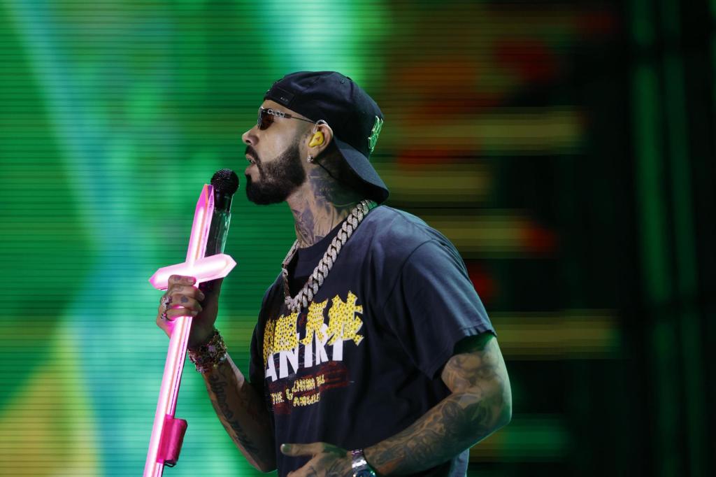 Anuel AA en concierto.