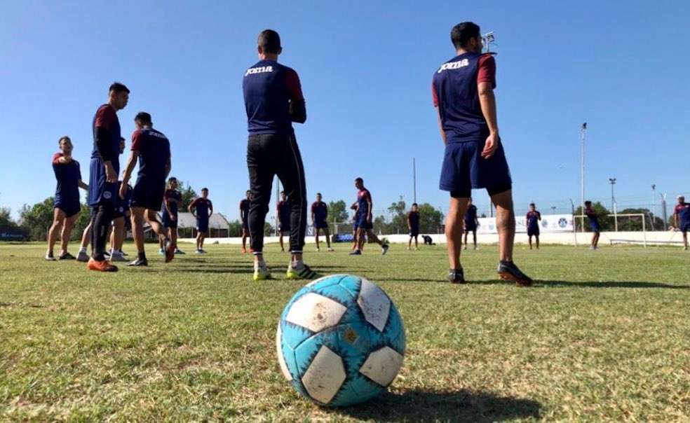 El Club Atlético Acassuso es un equipo de la tercera división argentina y tiene su sede al norte del Gran Buenos Aires.