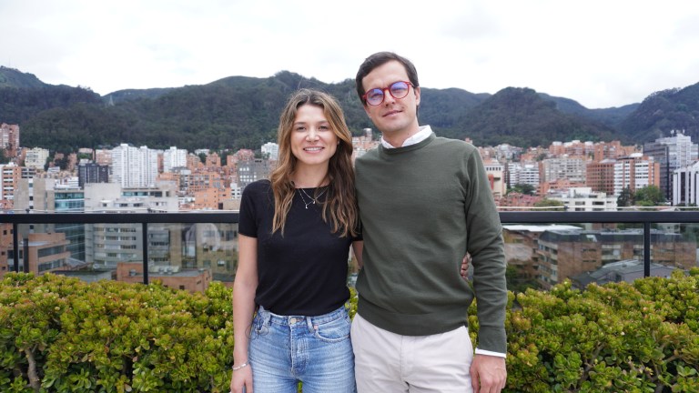 Pasaron de no saber manejar dinero a enseñar educación financiera