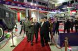 El líder norcoreano, Kim Jong-un, muestra misiles al ministro de Defensa ruso