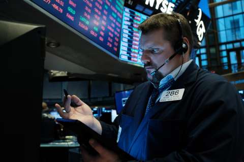Mala jornada en las bolsas mundiales por la caída del petróleo y el temor al coronavirus