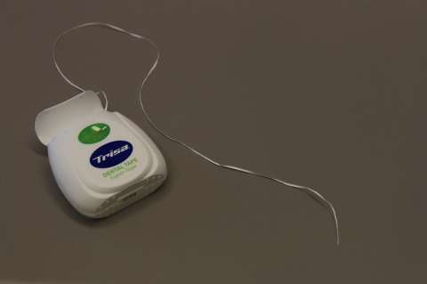 Seda o hilo dental ¿Cuál es la mejor opción para tus dientes?