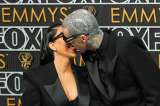 El apasionado beso de Kourtney Kardashian y Travis Barker en los Premios Emmy