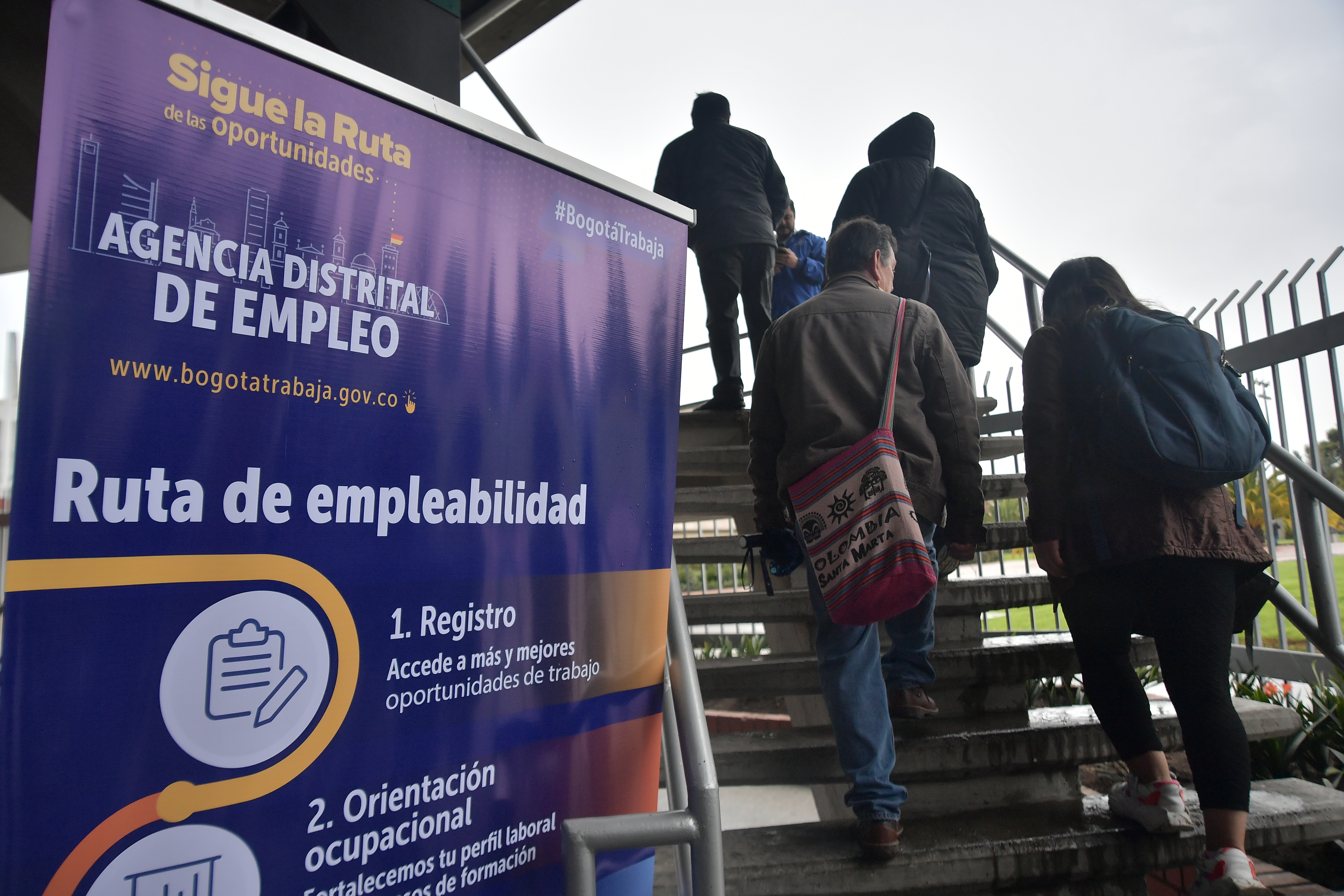 Feria de empleo organizada por la Secretaría Distrital de Desarrollo Económico realizada en el Palacio de los Deportes, la cual busca ofrecer más de 3.000 puestos de trabajo en el sector de la construcción y movilidad.