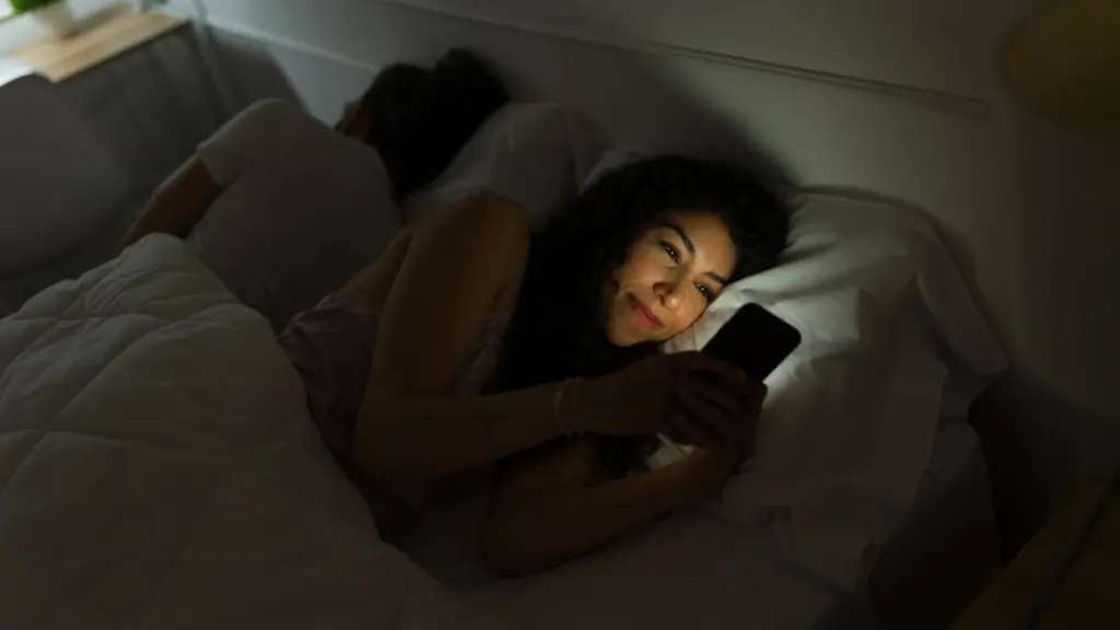 Las microinfidelidades son pequeñas grietas que, si no se atienden, pueden derrumbar los cimientos de una relación.