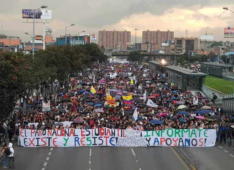 El paro y la a-sincronía en el funcionamiento del Estado