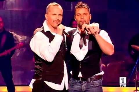 Ricky Martin y Miguel Bosé se resisten a crecer