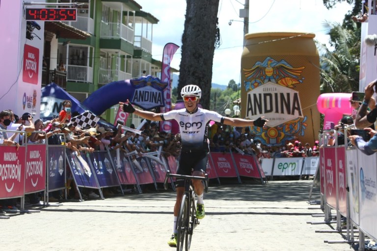 Aldemar Reyes ganó en tierra santa y se quedó con la segunda etapa del Clásico RCN