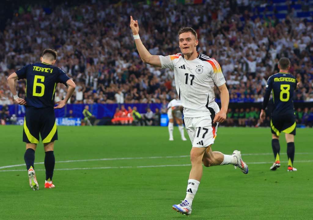 Munich (Germany), 14/06/2024.- Florian Wirtz of Germany celebrates scoring the opening goal during the UEFA EURO 2024 group A match between Germany and Scotland in Munich, Germany, 14 June 2024. (Alemania) EFE/EPA/MARTIN DIVISEK