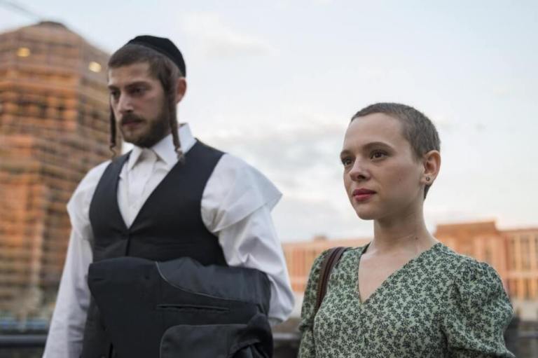La historia real tras «Unorthodox», la impactante miniserie que triunfa en Netflix