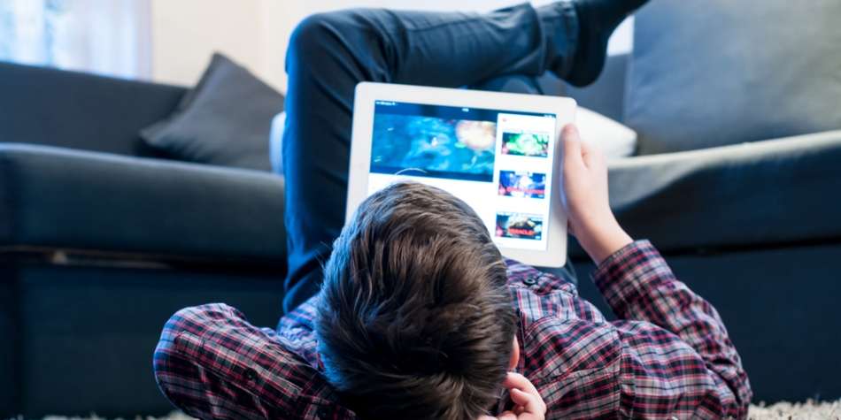 La adolescencia actual y la enfermedad mortal del consumismo