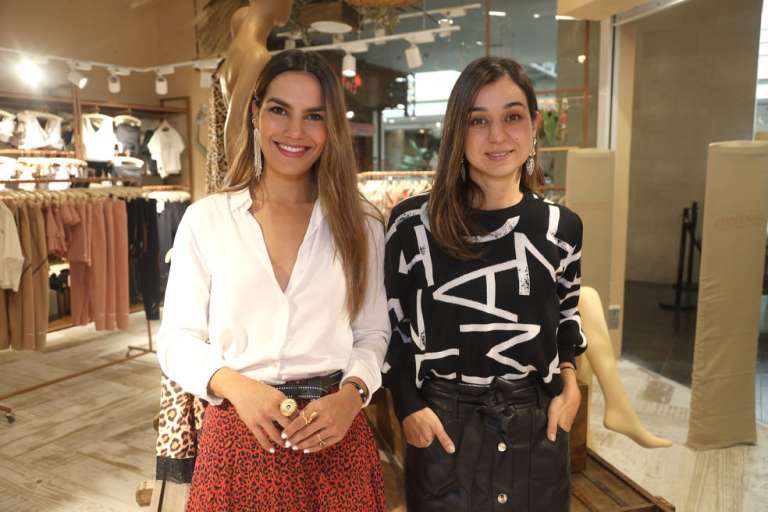 Lanzamiento Tienda Chamela El Retiro, Bogotá , local 215, Tercer piso.
Para el mes de Junio de 2022 En Bogotá, lanzamos nuestra tienda número 19  En el Centro Comercial El Retiro, en la ciudad de Bogotá, donde integramos bajo la misma estética nuestras líneas de vestuario más destacadas como lo son, trajes de baño, deportivo y ropa interior.