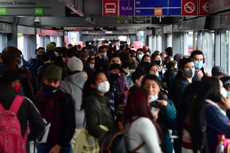 En fotos: al cierre del día volvieron a presentarse aglomeraciones en Transmilenio