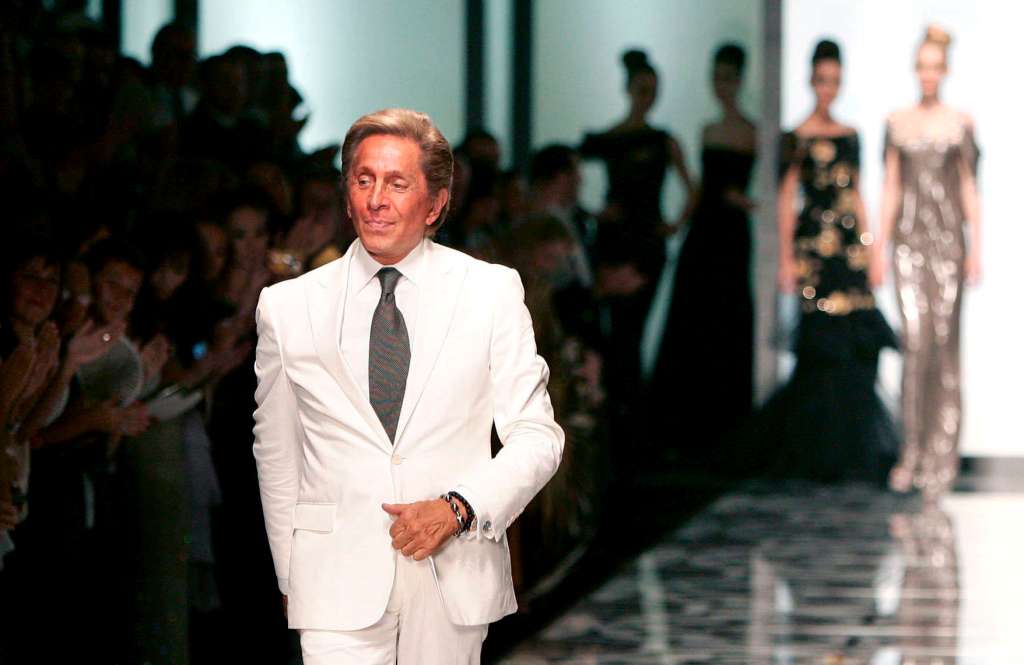 Rome (Italy), 19/01/2026.- (FILE) - Italian fashion designer Valentino Garavani celebrates 45 years in the fashion business as his latest haute couture line makes its debut at the 'Complesso Monumentale di Borgo Santo Spirito in Sassia', in Rome, Italy, 07 July 2007 (reissued 19 January 2026). Italian fashion designer Valentino died at 93 in Rome, as his foundation confirmed. (Moda, Italia, Roma) EFE/EPA/ALESSANDRO DI MEO