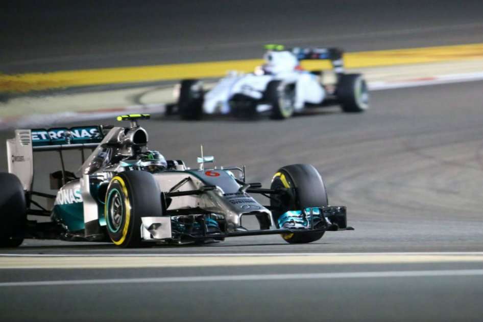 El primer punto son los motores de la F1, con el objetivo de continuar desarrollando la hibridación, instaurada en 2014 y la utilización de carburantes durables. / AFP