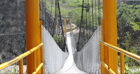 Se cayó puente colgante que fue entregado a finales del año pasado en Santander