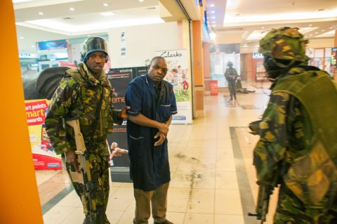 Asalto armado en centro comercial de Kenia