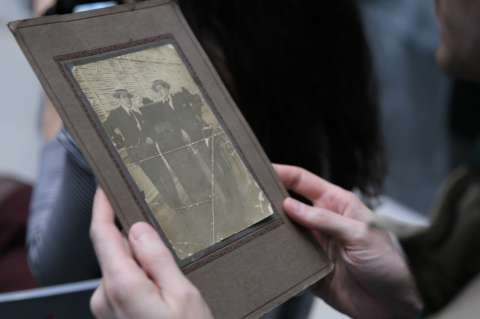 Rinden homenaje a Carlos Gardel en Argentina por el 83º aniversario de su muerte