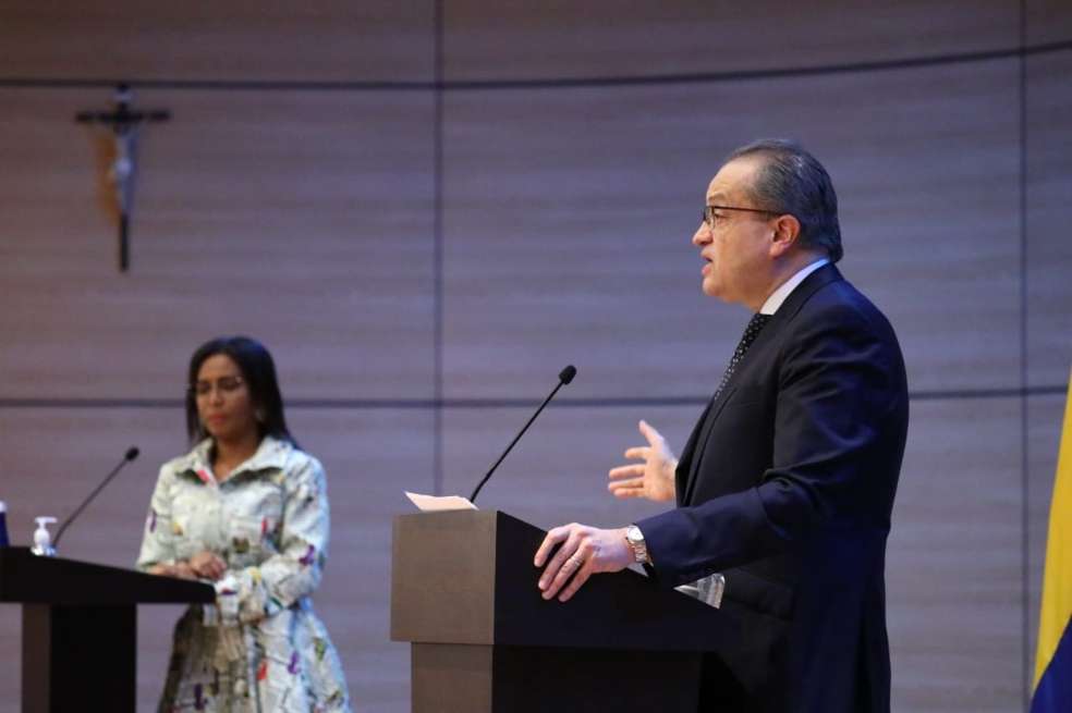 La Ministra de Cultura, Carmen Inés Vásquez Camacho, y el Procurador General de la Nación, Fernando Carrillo Flórez.
